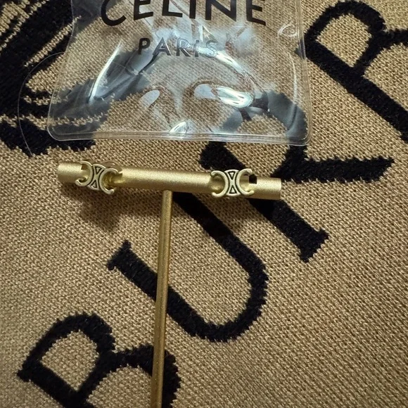 - New - Mini “fashion” earrings. “ price is firm” - Picture 3 of 4